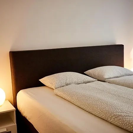 Deluxe Port Karolina شقة براغ